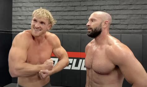 Bradley Martin met gewichten