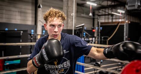 Alex Hoog geeft training