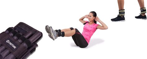 Iemand die VirtuFit enkelgewichten draagt tijdens een cardio-oefening